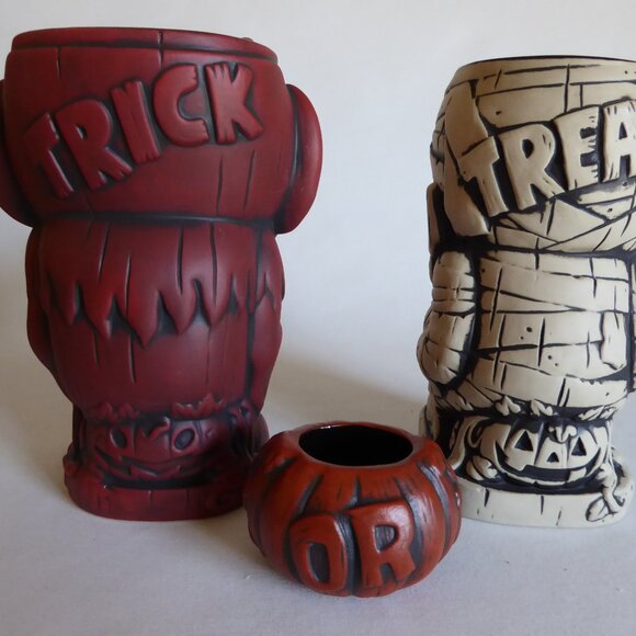 NEW 2021 TRICK OR TREAT VAMPIRE MUMMY PUMPKIN CERAMIC TIKI MUG SET + BONUS PIN - Picture 2 of 14